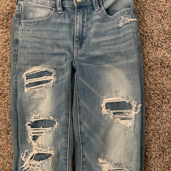 Light wash, ripped AE high rise skinny jeans with next level stretch. - Picture 3 of 5